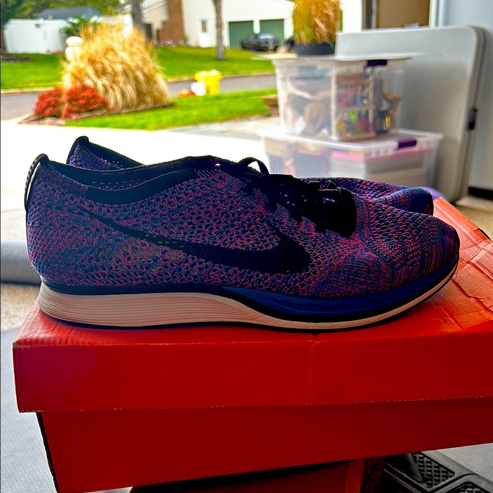 Nike flynit racers